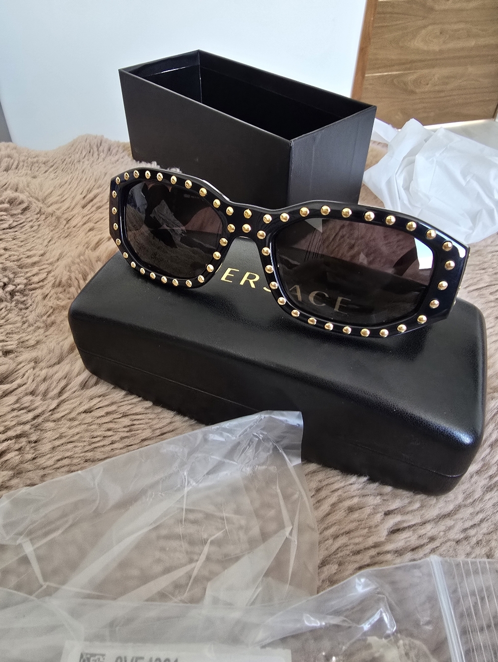 New Versace 0ve4361 Gold Studded Sunglasses Unisex - Picture 6 of 10